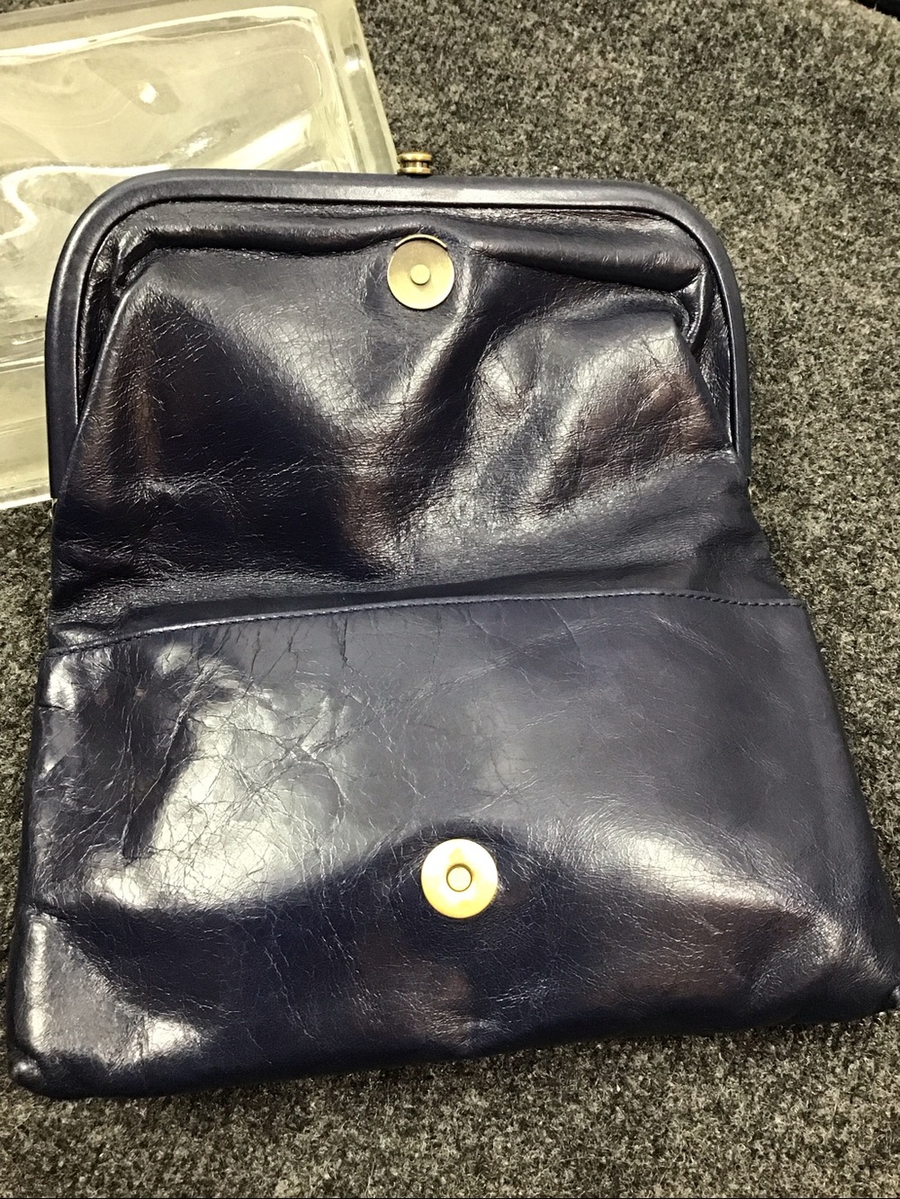 Hobo Int Classic Navy Leather fold over Wristlet Clutch - Picture 5 of 11